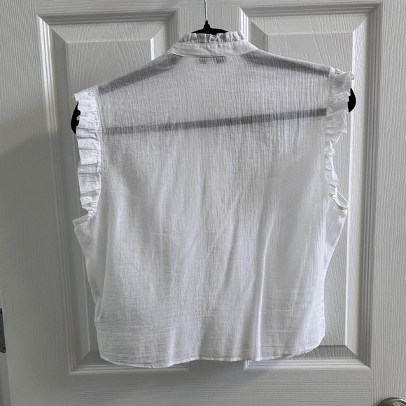 Express-NWOT- Sleeveless White Ruffle Blouse - Picture 6 of 6